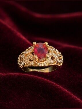 🌹 Gold Toned Ruby Red Stone CZ Ring 🌹 7 NWT